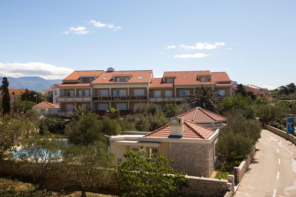 City Pool Apartments Novalja Exterior foto