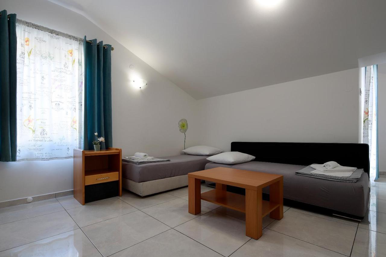 City Pool Apartments Novalja Exterior foto