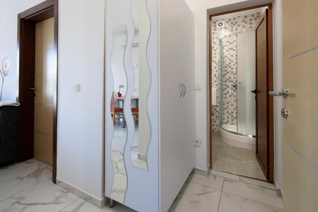 City Pool Apartments Novalja Exterior foto