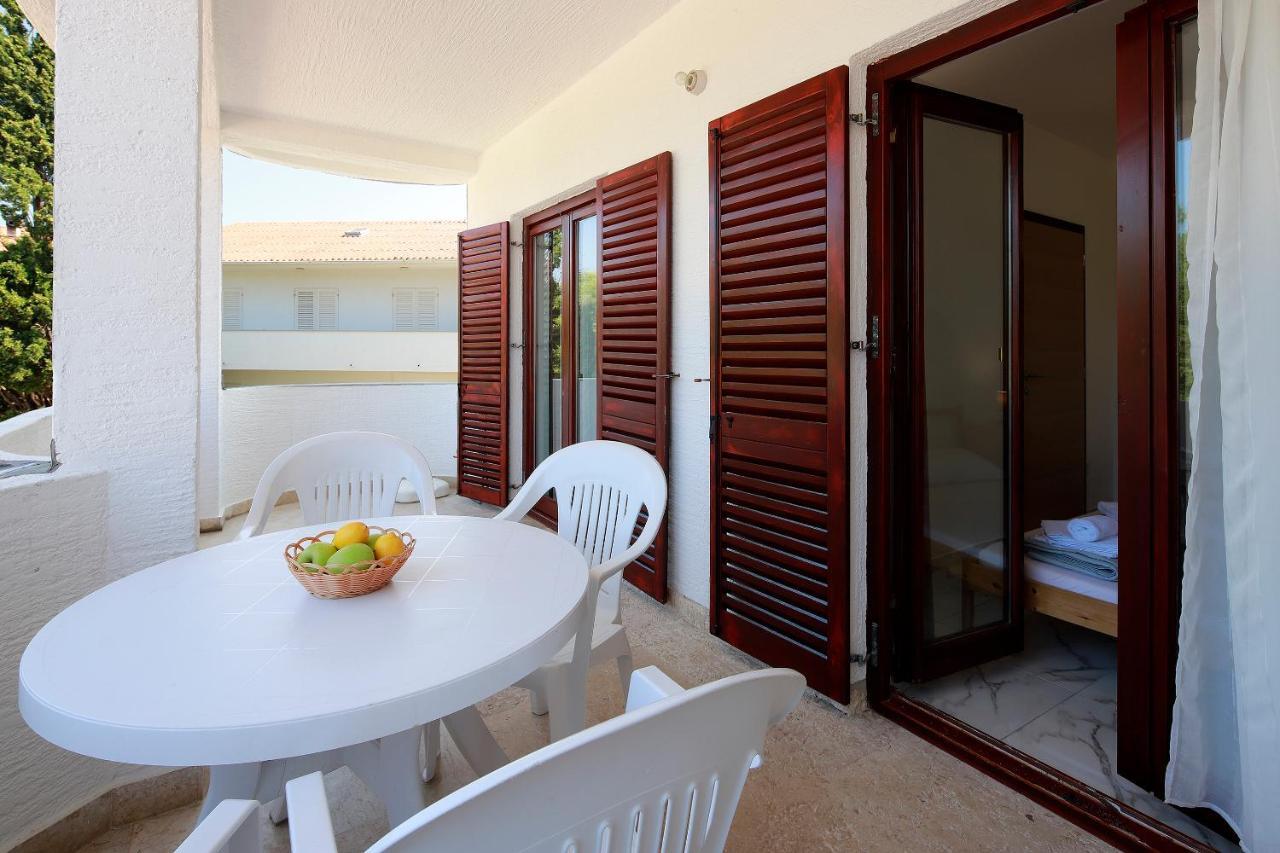 City Pool Apartments Novalja Exterior foto